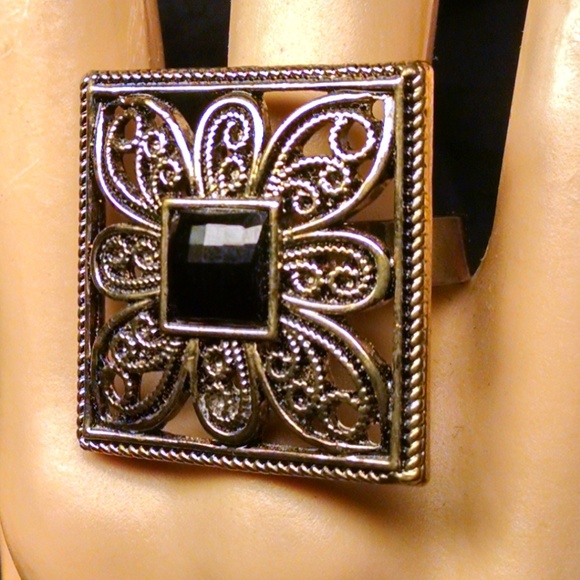 Vintage Antique Style Black Stone Filigree Ring